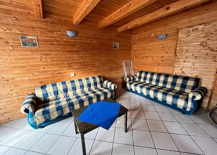 Almos Apartment *
